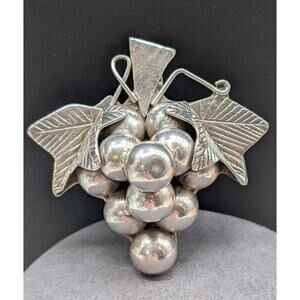 Vintage Taxco Mexico 925 Sterling Silver Chunky Figural Bunch of Grapes Brooch